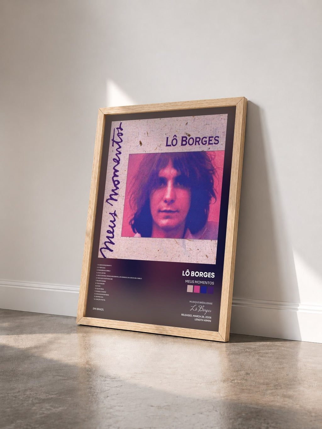 #bois Tableau de l'album Meus Momentos de Lô Borges vu de trois quarts, cadre en bois brut