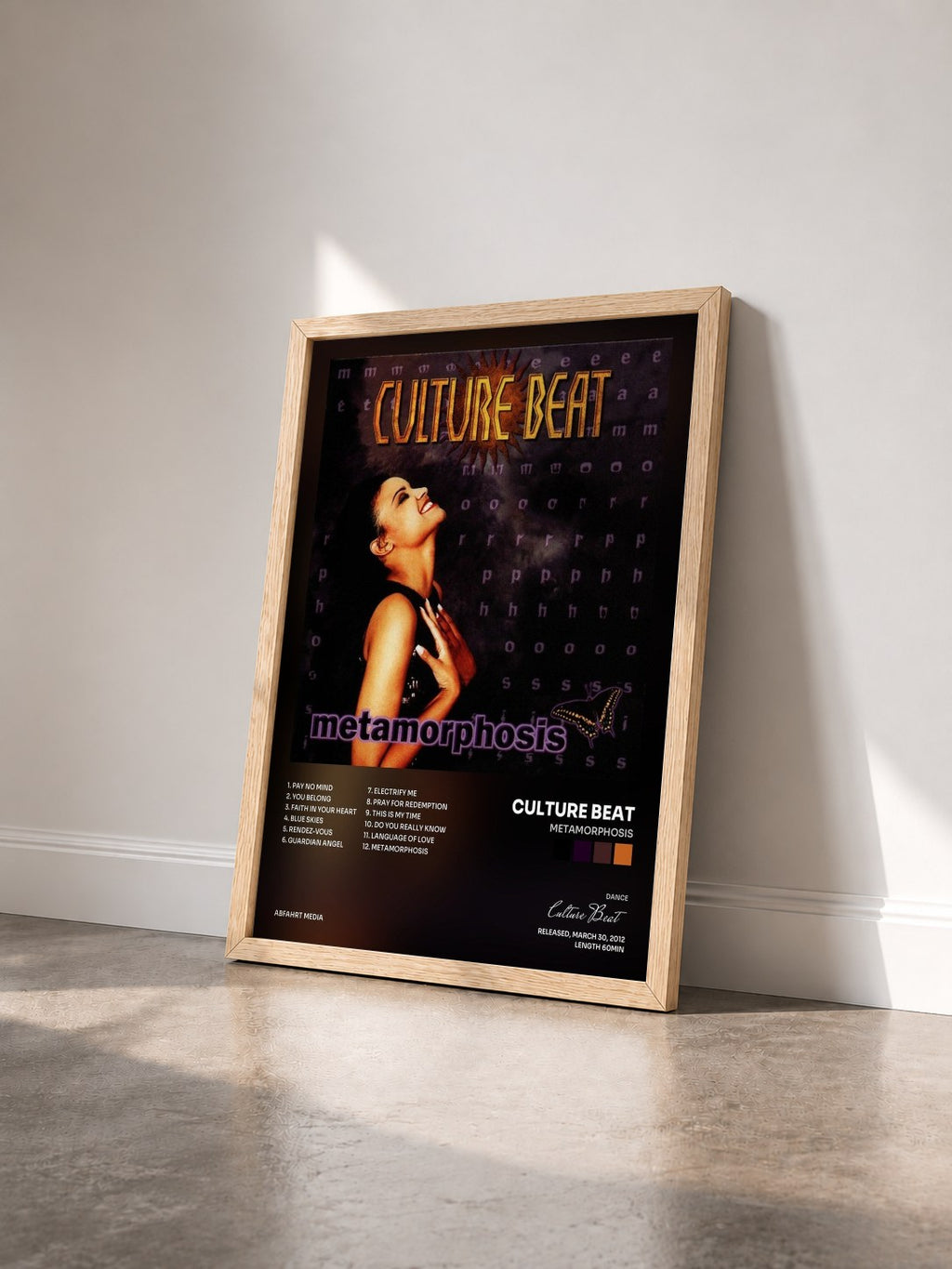 #bois Tableau de l'album Metamorphosis de Culture Beat vu de trois quarts, cadre en bois brut