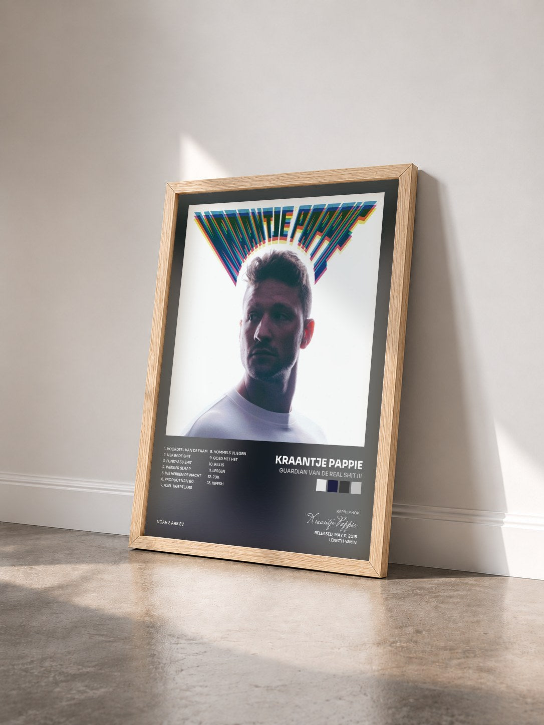 #bois Tableau de l'album Guardian Van De Real Shit III de Kraantje Pappie vu de trois quarts, cadre en bois brut