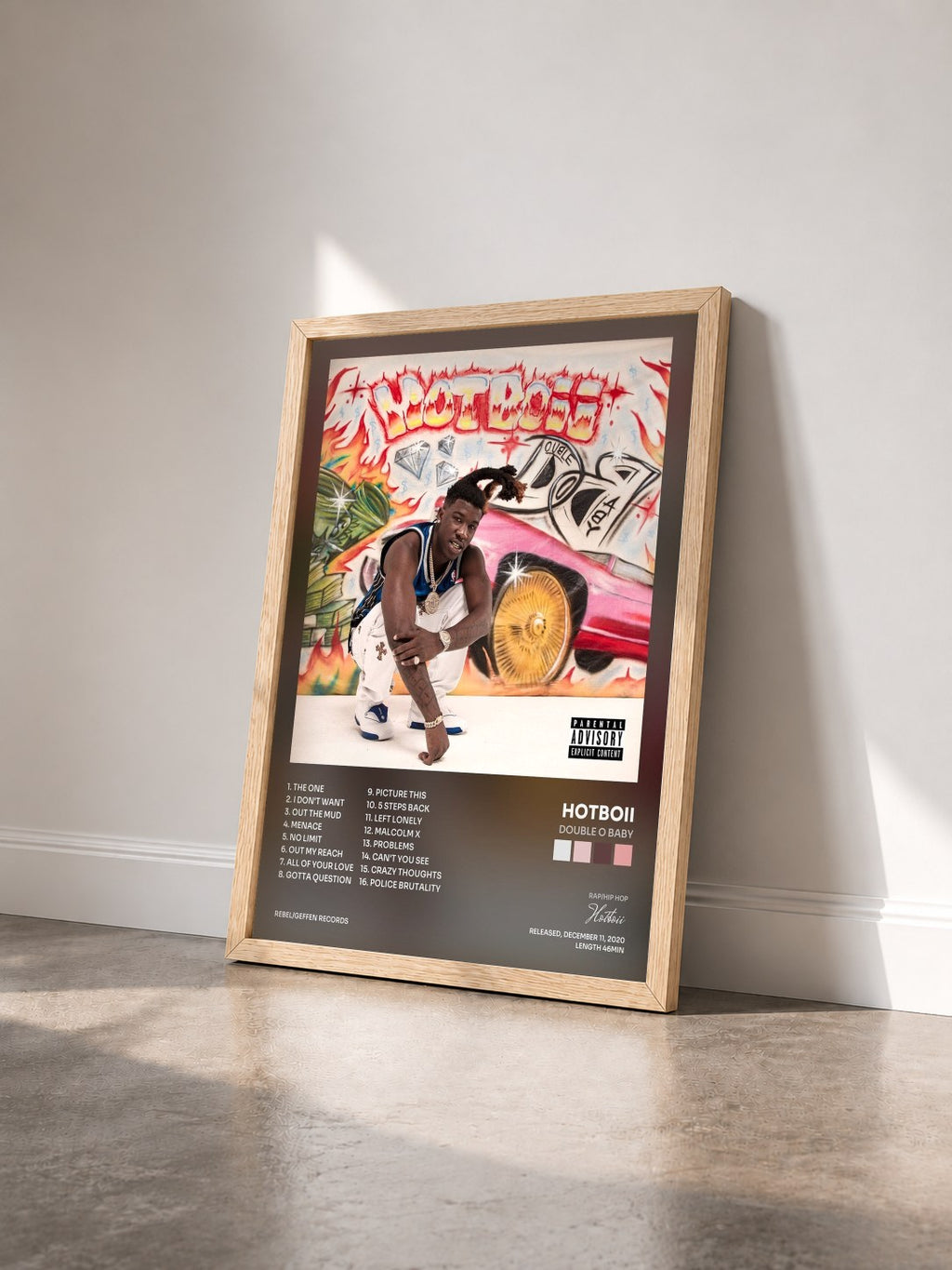 #bois Tableau de l'album Double O Baby de Hotboii vu de trois quarts, cadre en bois brut