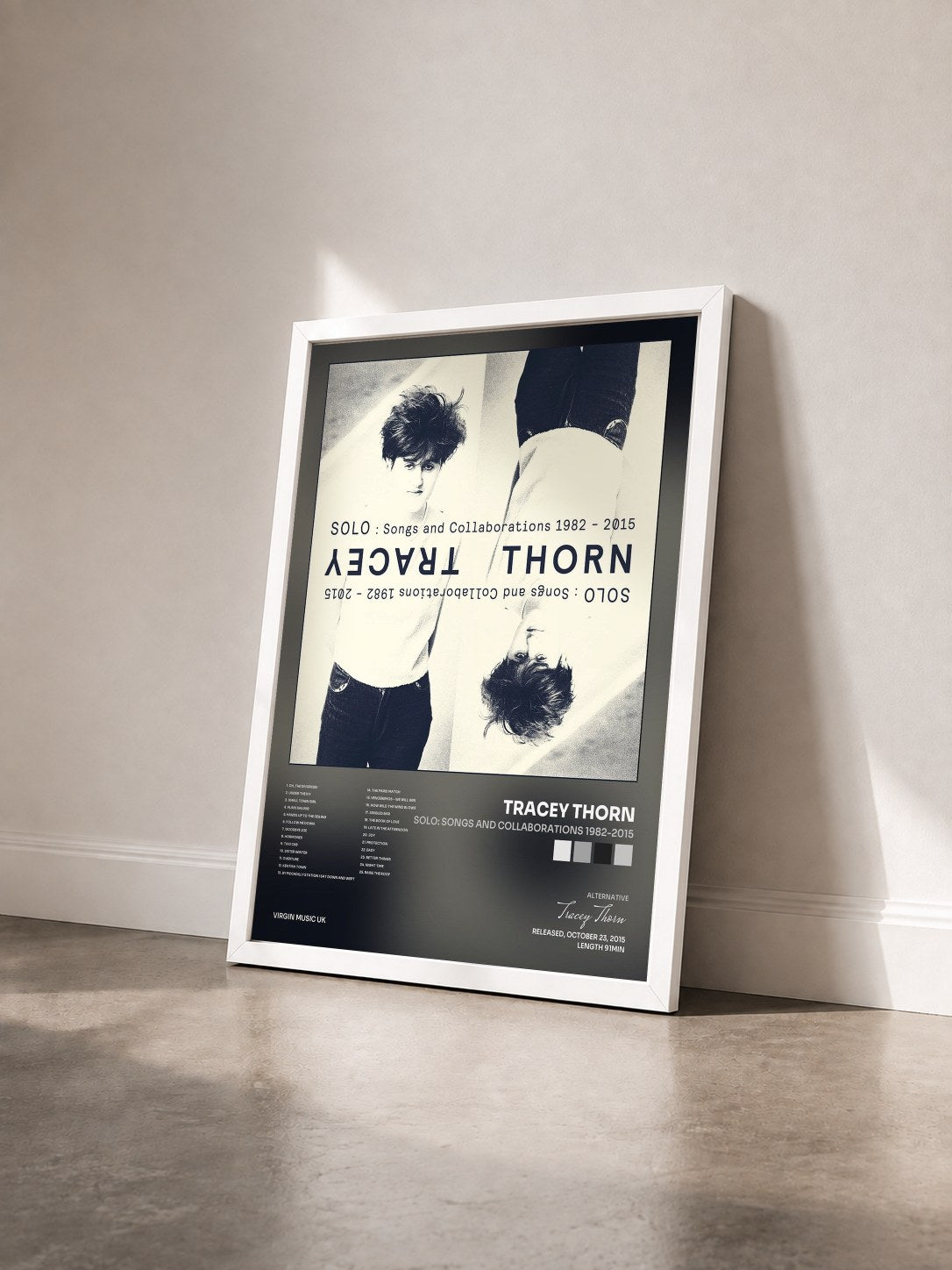#blanc Tableau de l'album Solo: Songs And Collaborations 1982-2015 de Tracey Thorn vu de trois quarts, cadre blanc