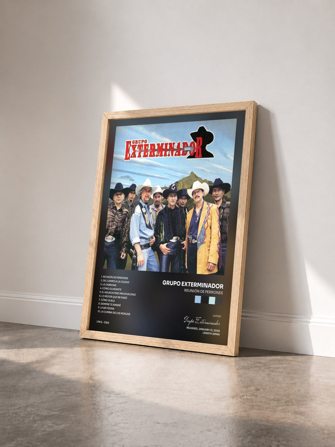 #bois Tableau de l'album Reunión De Perrones de Grupo Exterminador vu de trois quarts, cadre en bois brut