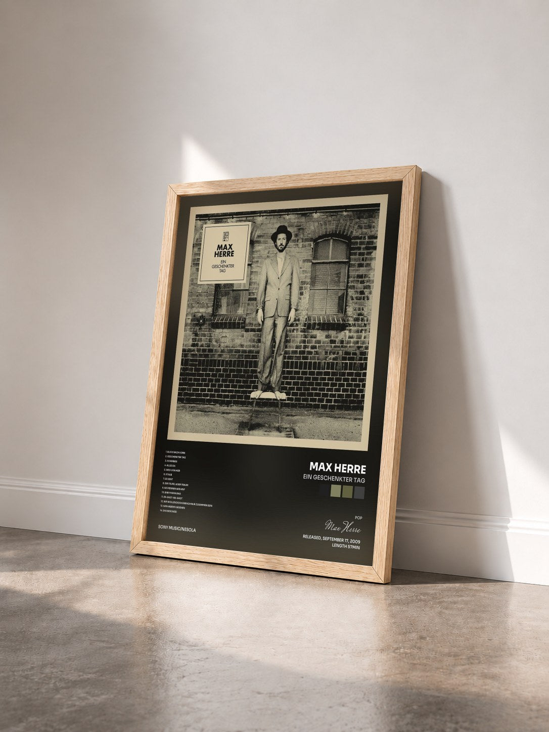 #bois Tableau de l'album Ein Geschenkter Tag de Max Herre vu de trois quarts, cadre en bois brut