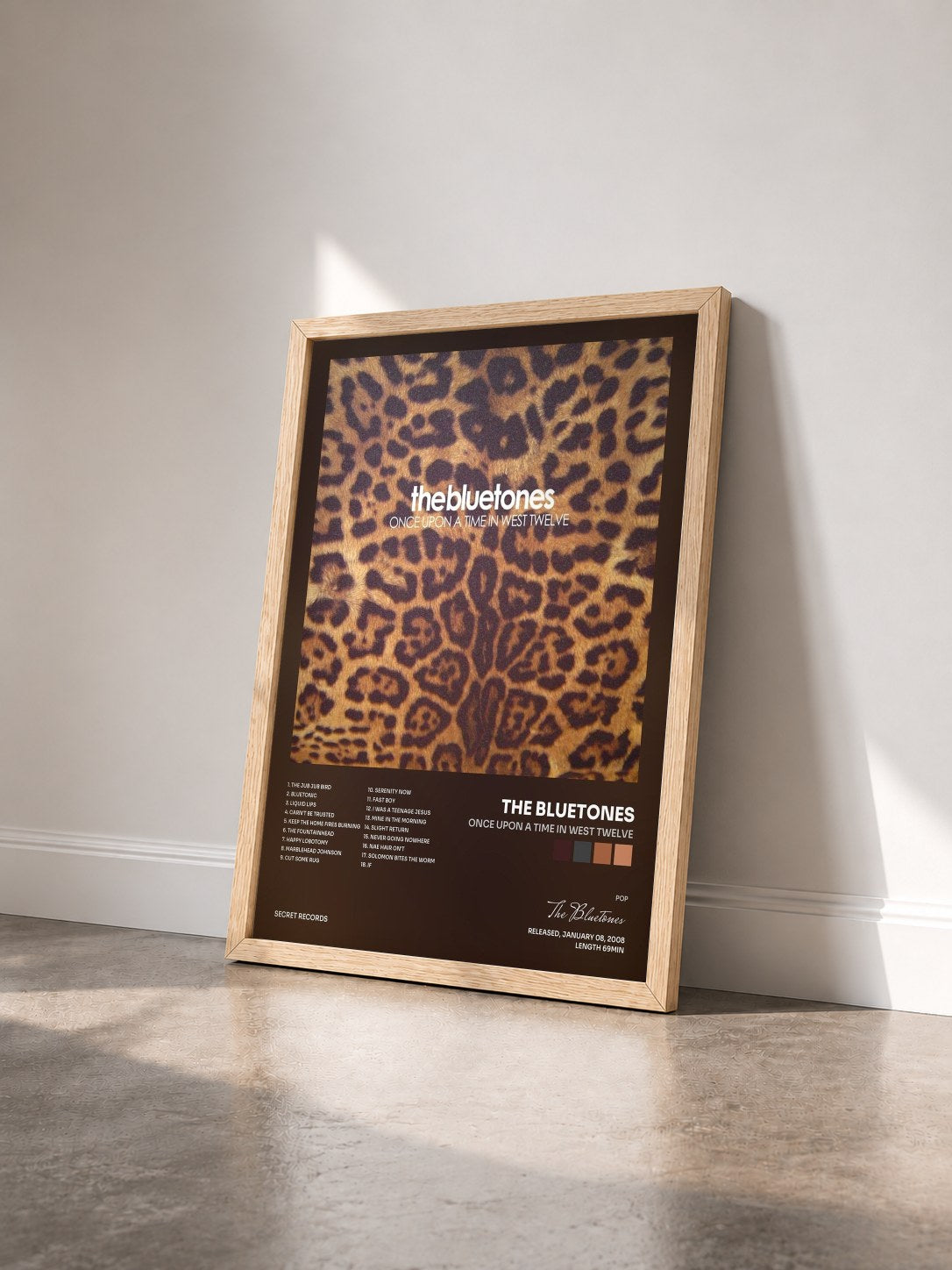 #bois Tableau de l'album Once Upon a Time in West Twelve de The Bluetones vu de trois quarts, cadre en bois brut