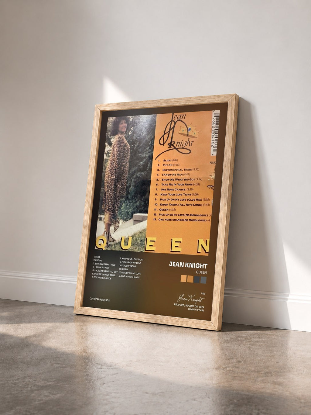 #bois Tableau de l'album Queen de Jean Knight vu de trois quarts, cadre en bois brut