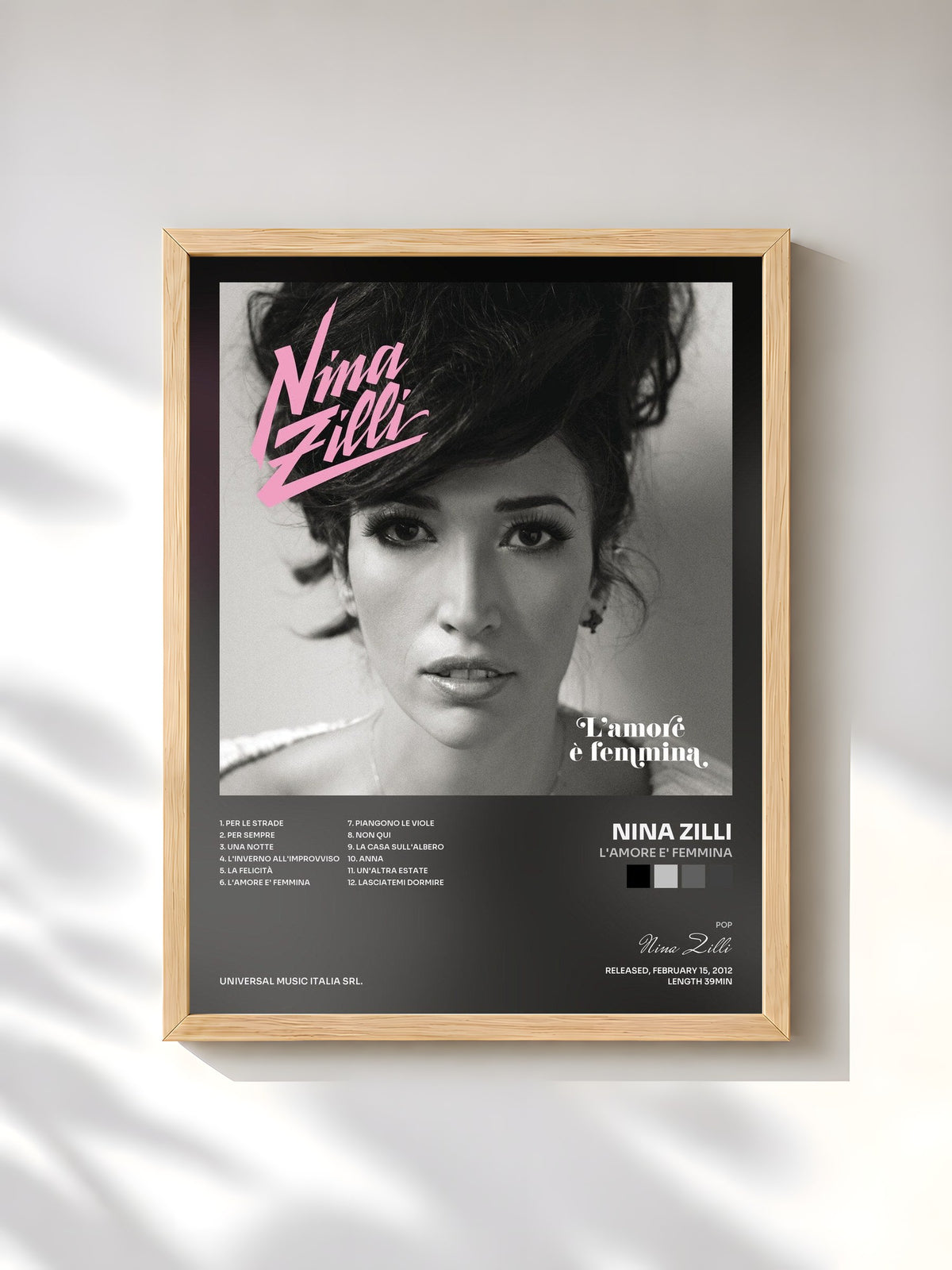 #bois Tableau de l'album L'Amore E' Femmina de Nina Zilli, cadre en bois brut, imprimé et encadré en France