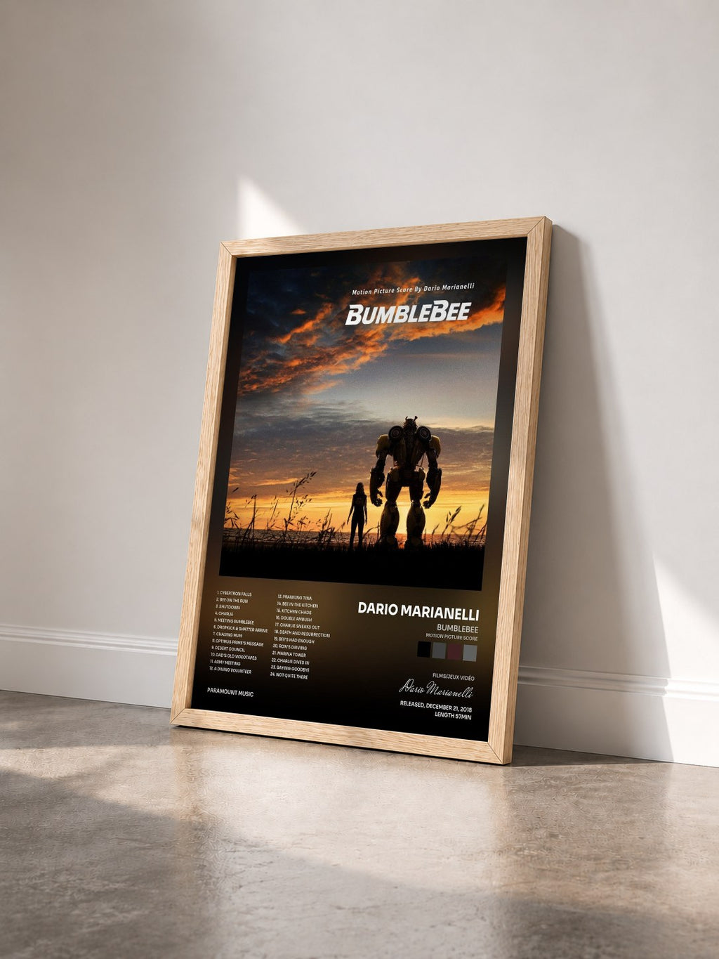 #bois Tableau de l'album Bumblebee (Motion Picture Score) de Dario Marianelli vu de trois quarts, cadre en bois brut