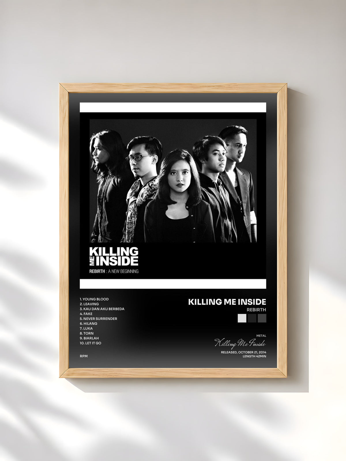 #bois Tableau de l'album REBIRTH de Killing Me Inside, cadre en bois brut, imprimé et encadré en France
