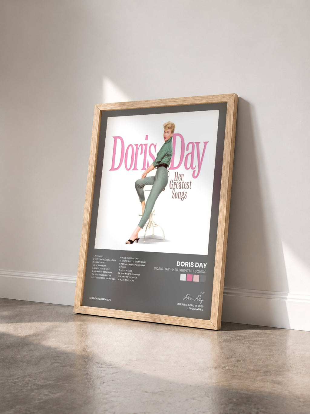 #bois Tableau de l'album Doris Day - Her Greatest Songs de Doris Day vu de trois quarts, cadre en bois brut