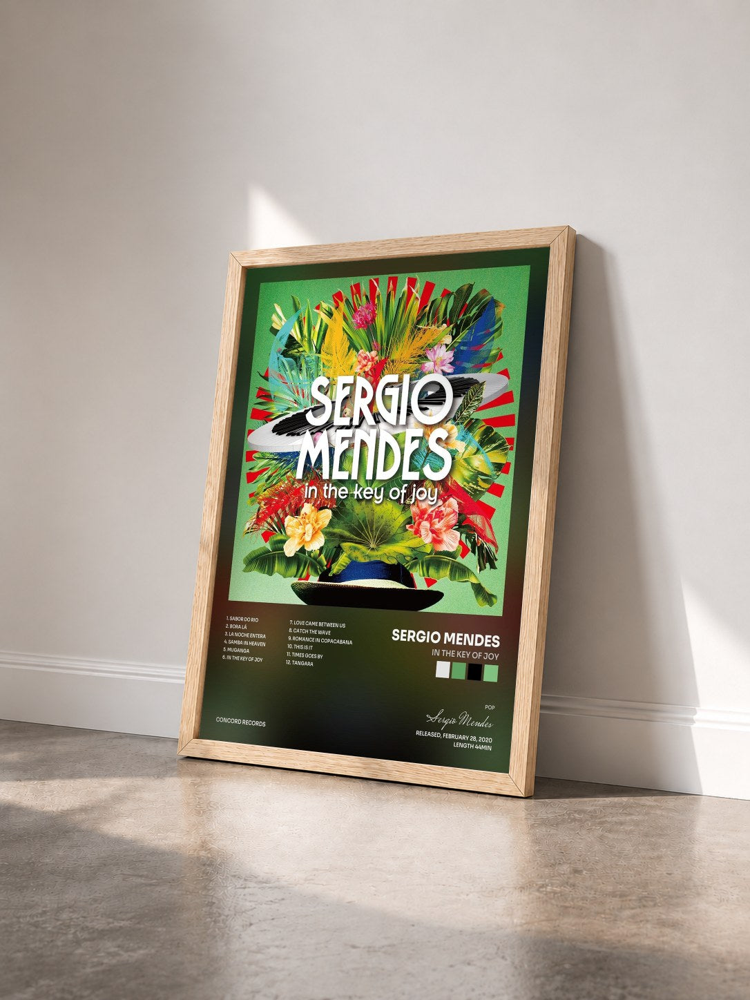#bois Tableau de l'album In The Key of Joy de Sergio Mendes vu de trois quarts, cadre en bois brut