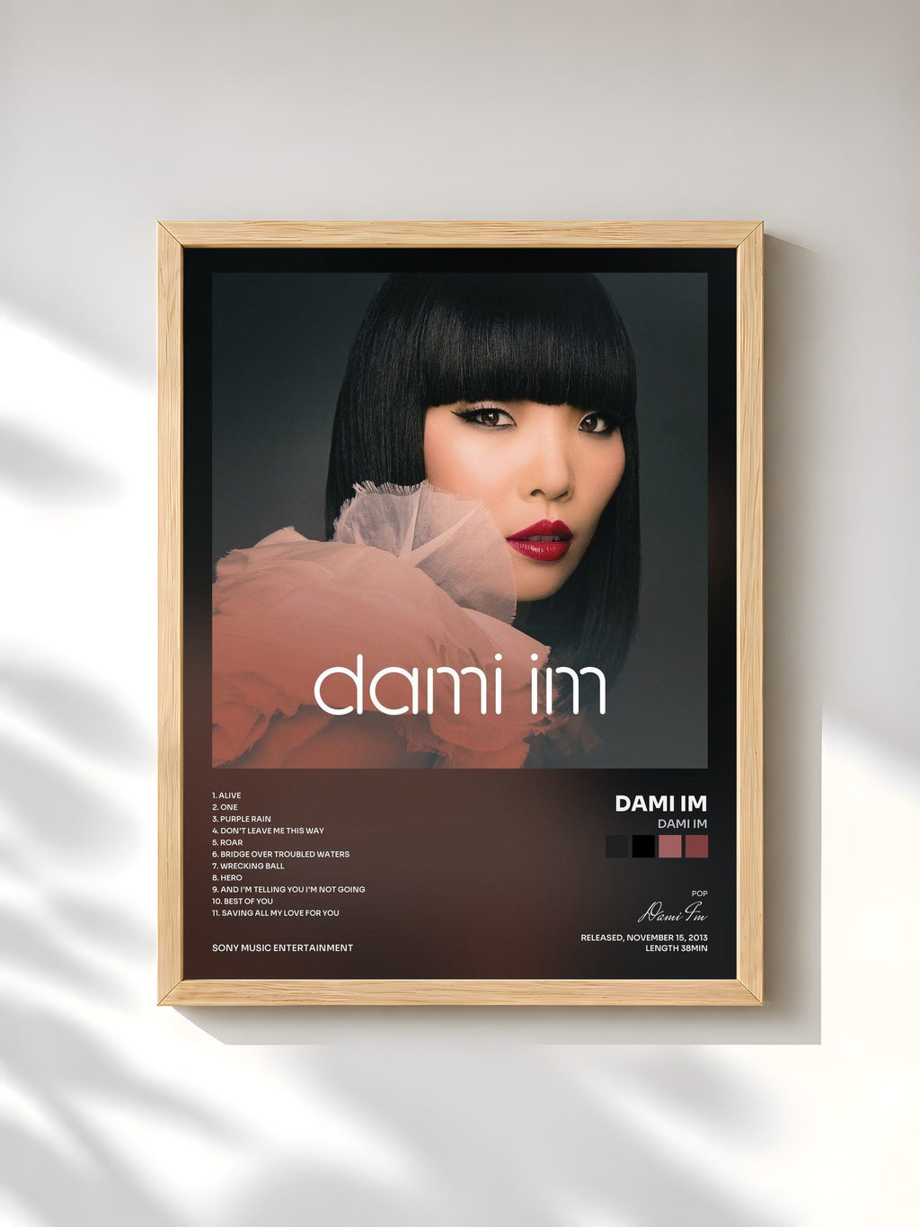 #bois Tableau de l'album Dami Im de Dami Im, cadre en bois brut, imprimé et encadré en France