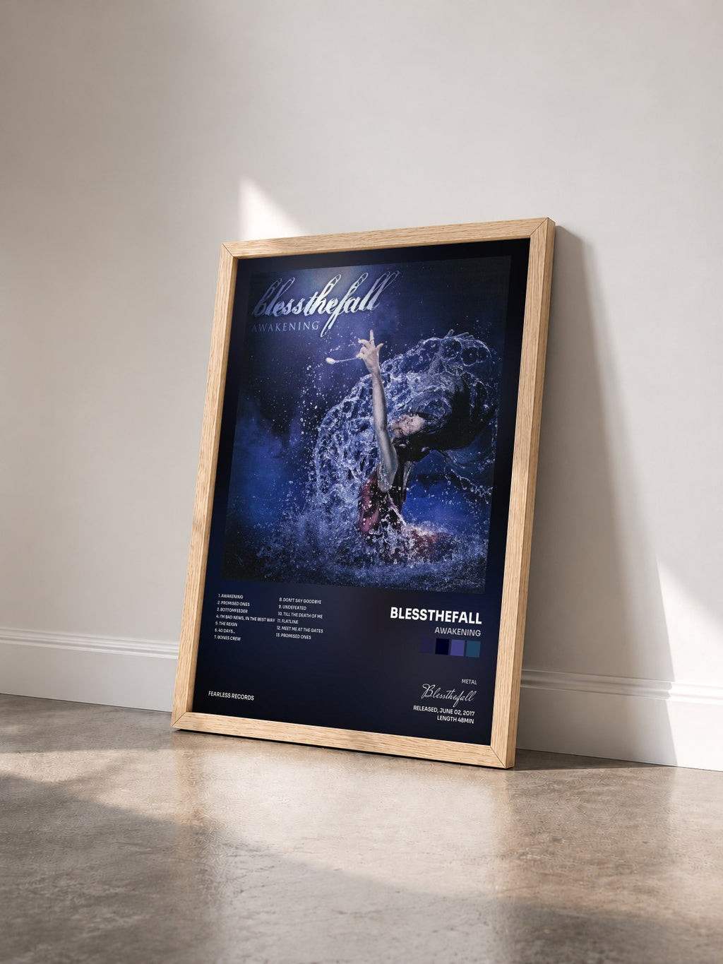#bois Tableau de l'album Awakening de Blessthefall vu de trois quarts, cadre en bois brut