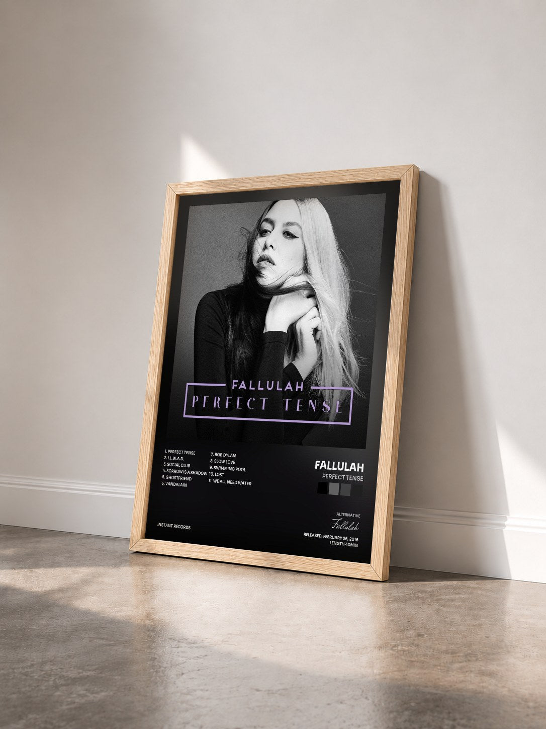 #bois Tableau de l'album Perfect Tense de Fallulah vu de trois quarts, cadre en bois brut