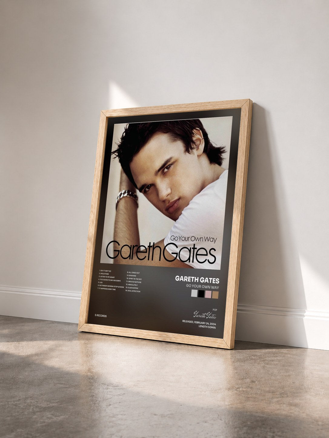 #bois Tableau de l'album Go Your Own Way de Gareth Gates vu de trois quarts, cadre en bois brut