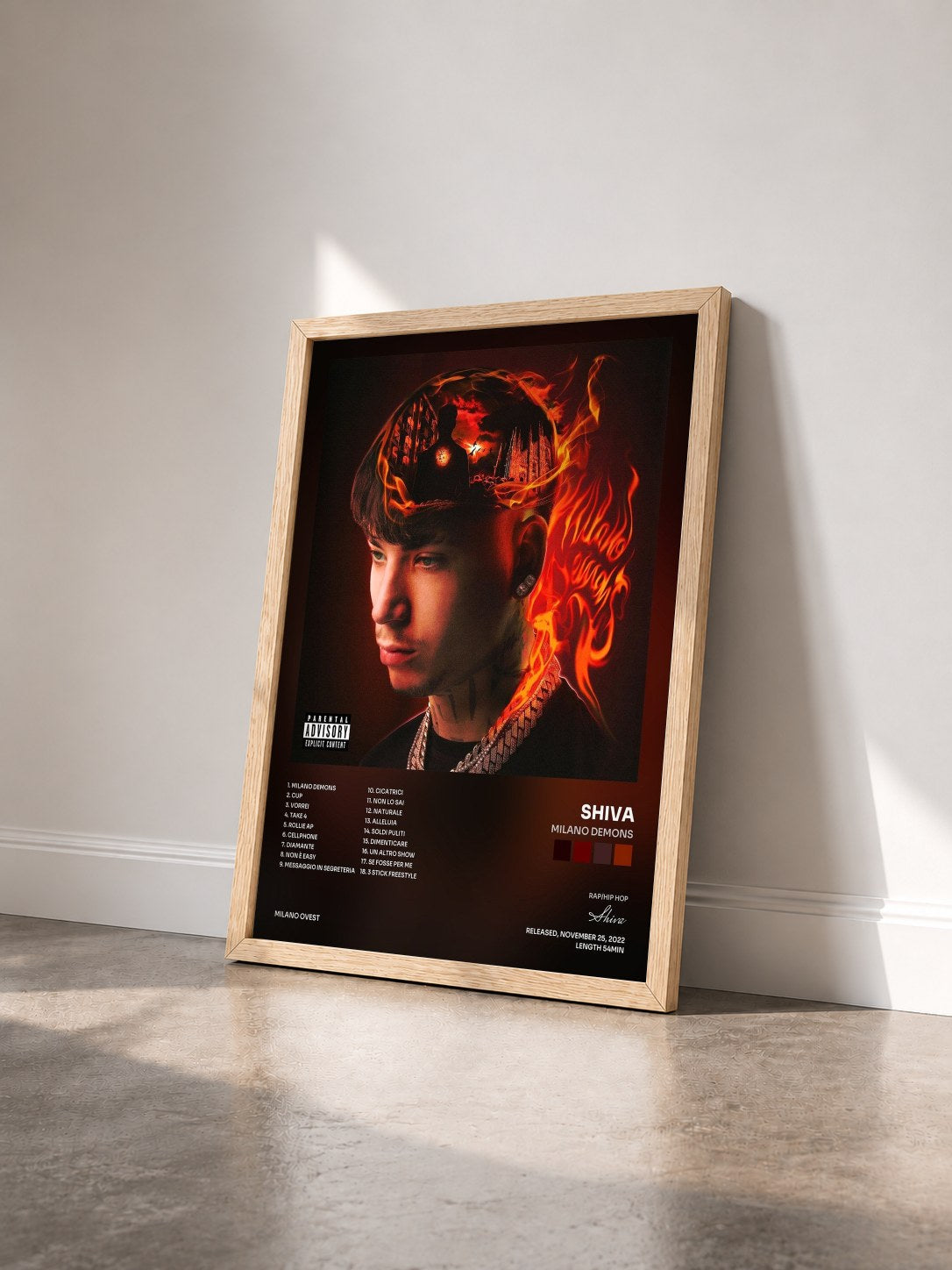 #bois Tableau de l'album Milano Demons de Shiva vu de trois quarts, cadre en bois brut