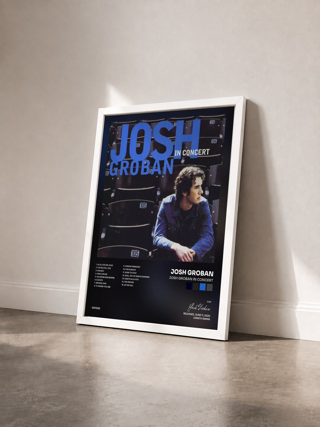 #blanc Tableau de l'album Josh Groban In Concert de Josh Groban vu de trois quarts, cadre blanc
