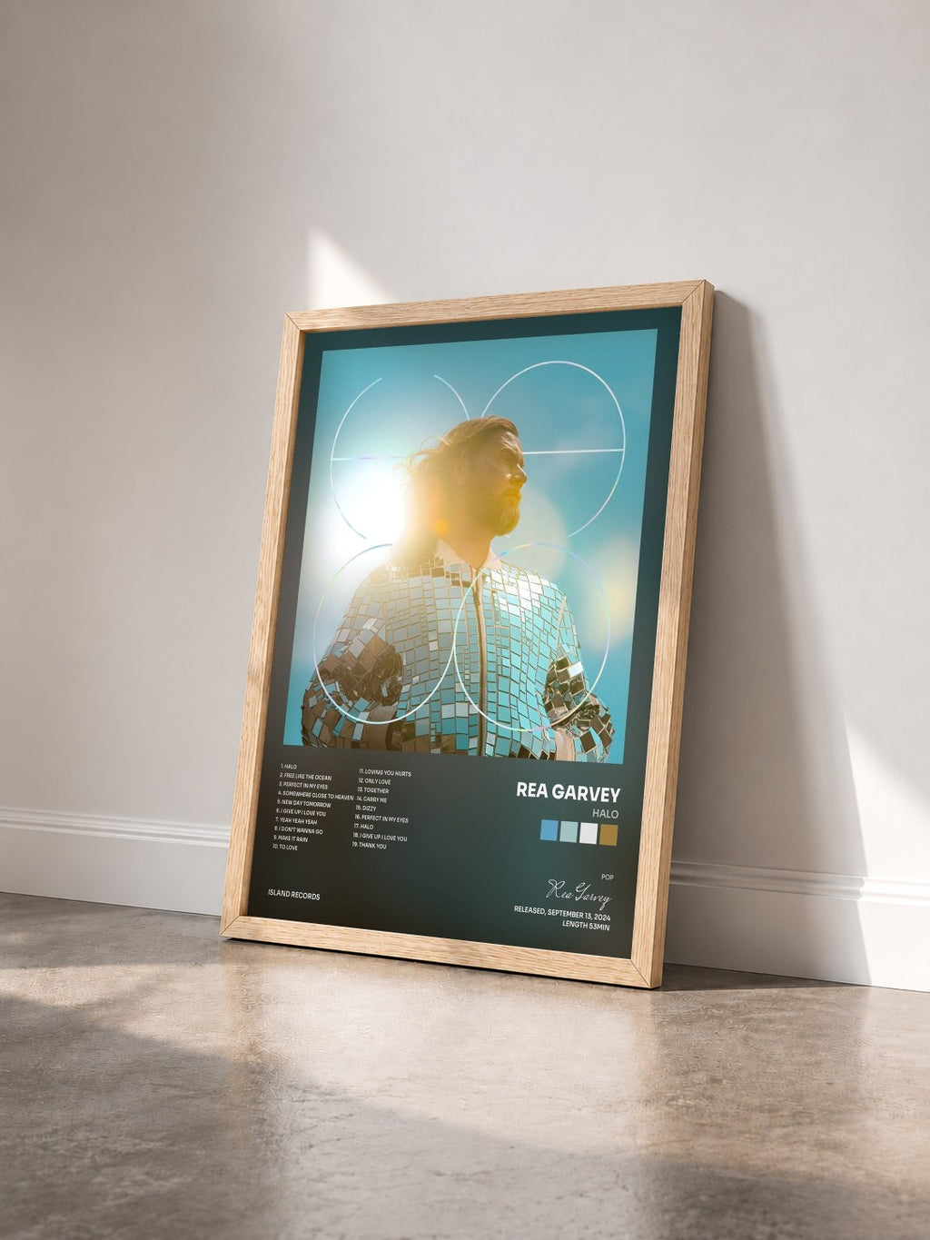 #bois Tableau de l'album HALO de Rea Garvey vu de trois quarts, cadre en bois brut