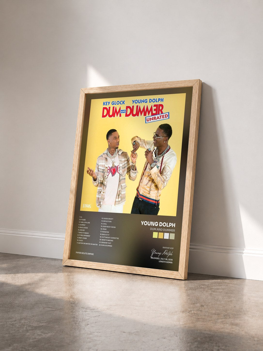 #bois Tableau de l'album Dum and Dummer de Young Dolph vu de trois quarts, cadre en bois brut