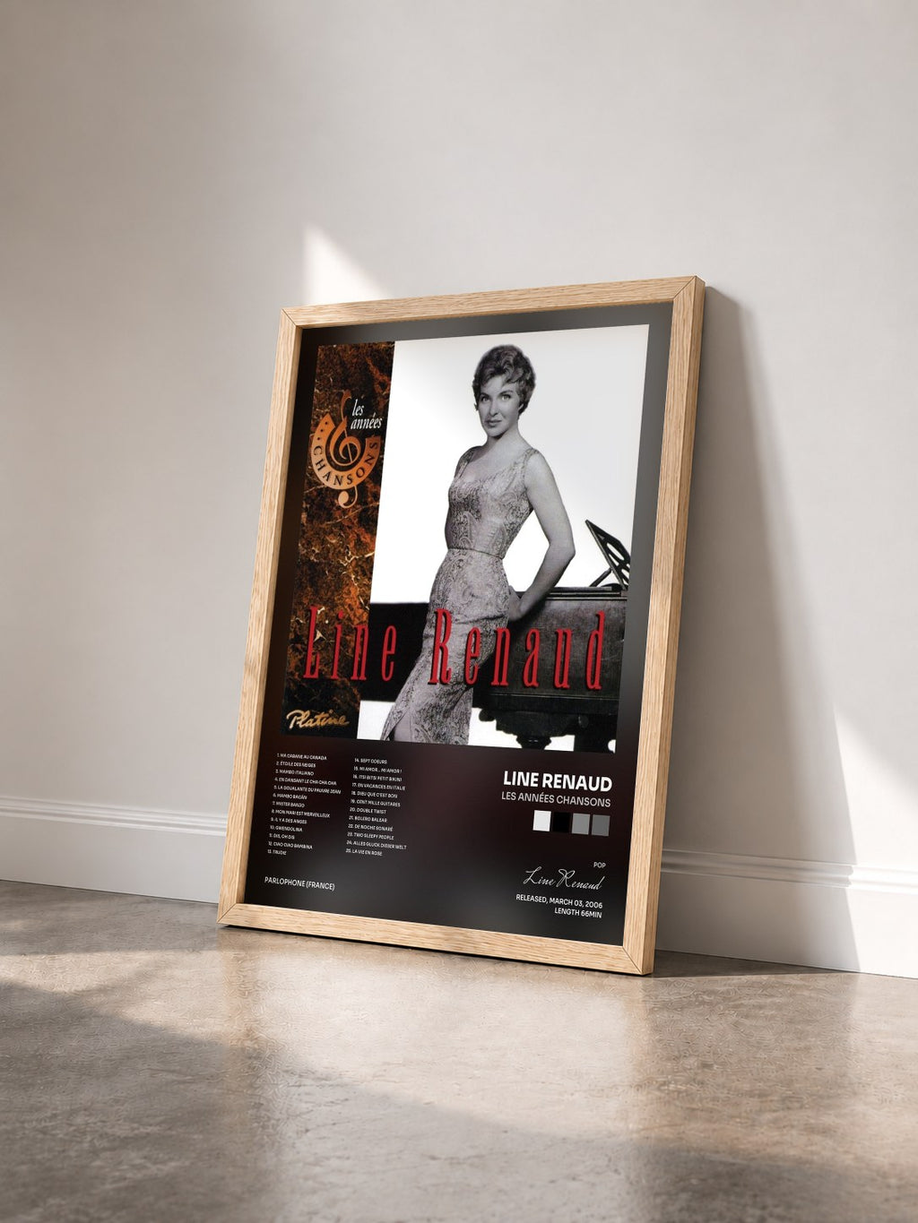 #bois Tableau de l'album Les années chansons de Line Renaud vu de trois quarts, cadre en bois brut