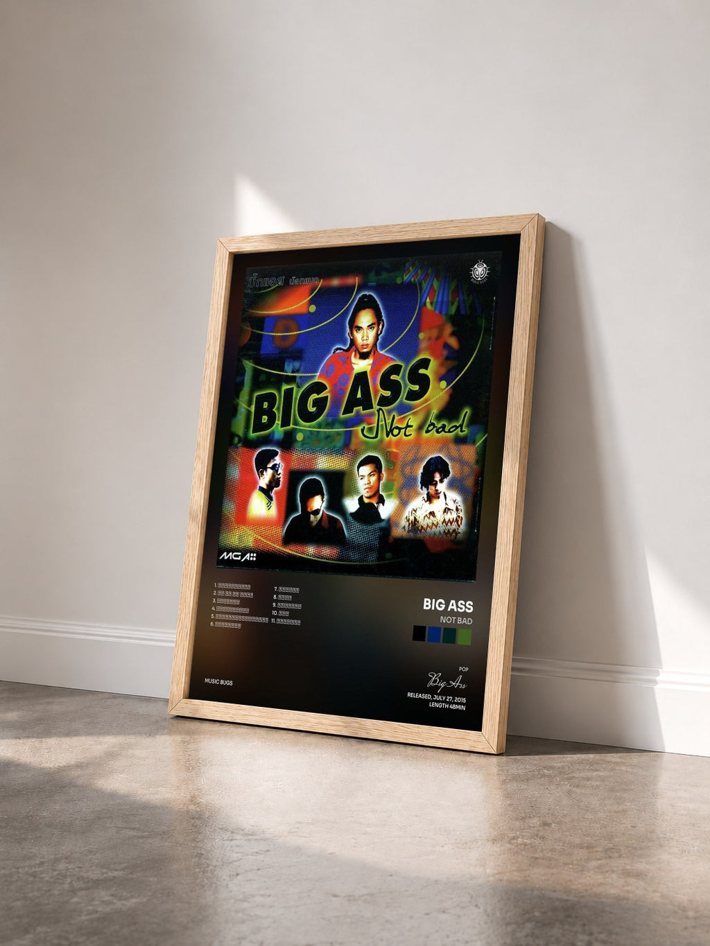 #bois Tableau de l'album Not Bad de Big Ass vu de trois quarts, cadre en bois brut
