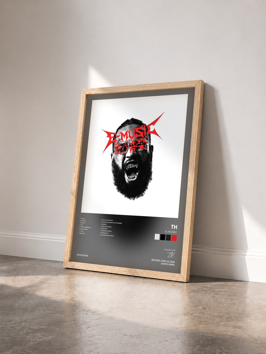 #bois Tableau de l'album E-MUSIC de TH vu de trois quarts, cadre en bois brut