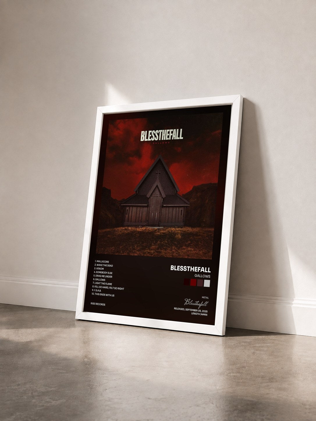 #blanc Tableau de l'album GALLOWS de Blessthefall vu de trois quarts, cadre blanc