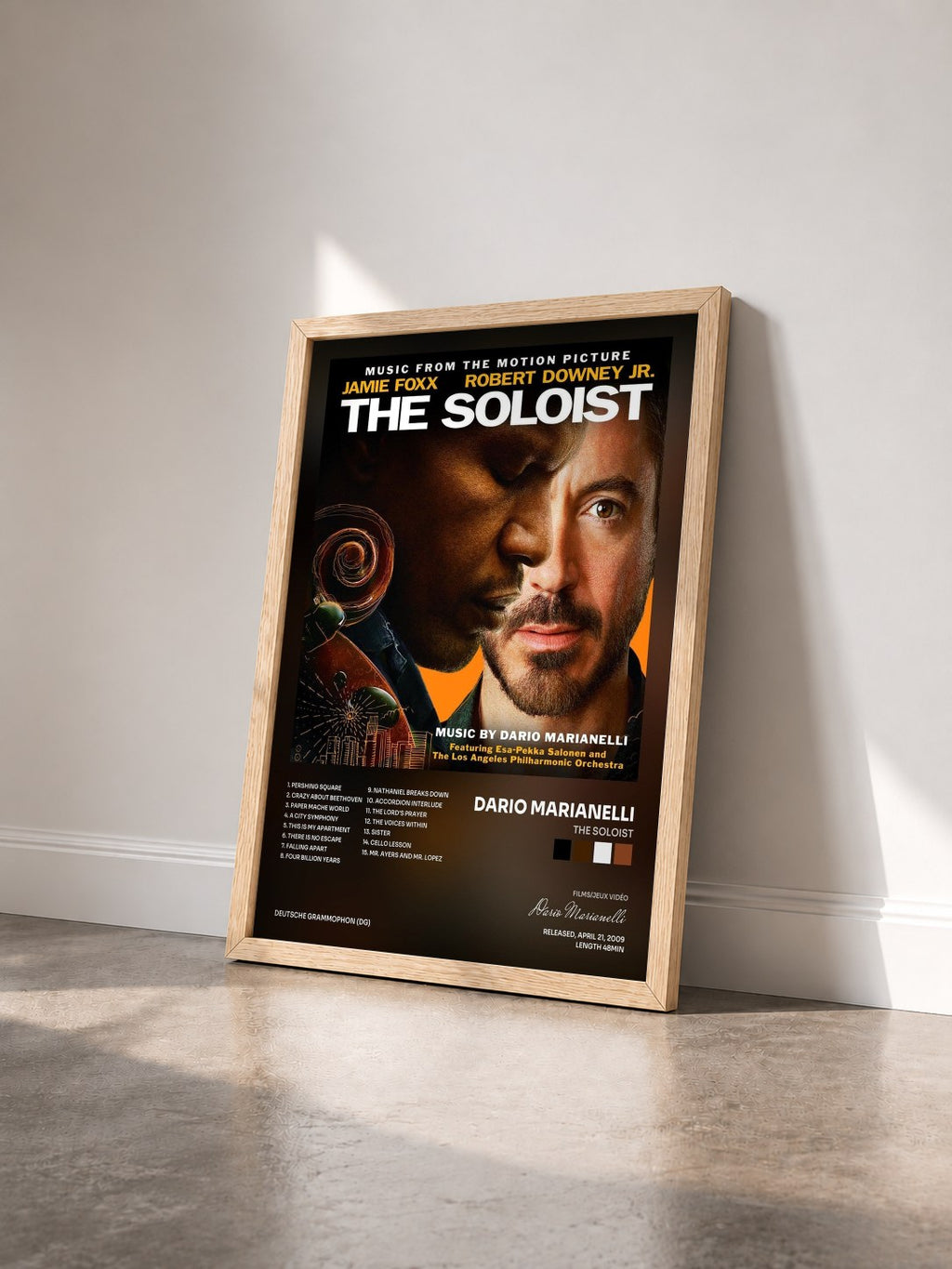 #bois Tableau de l'album The Soloist de Dario Marianelli vu de trois quarts, cadre en bois brut