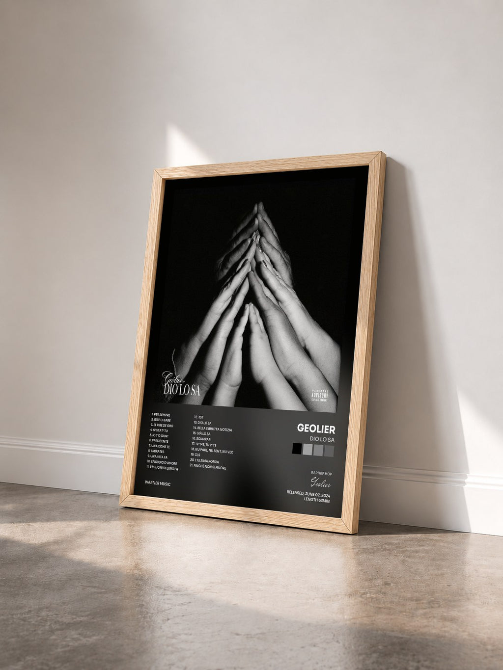 #bois Tableau de l'album DIO LO SA de Geolier vu de trois quarts, cadre en bois brut