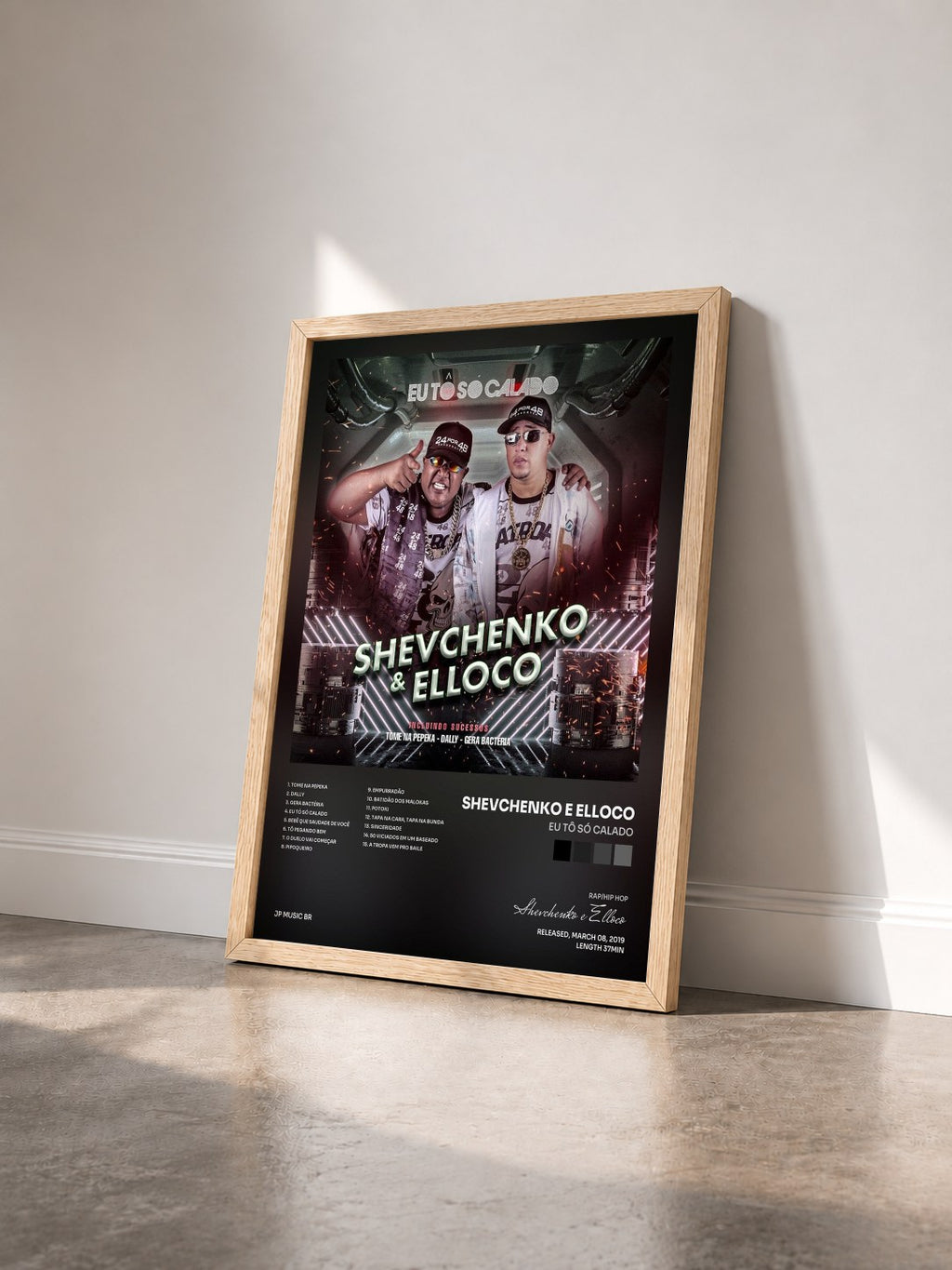 #bois Tableau de l'album Eu Tô Só Calado de Shevchenko e Elloco vu de trois quarts, cadre en bois brut