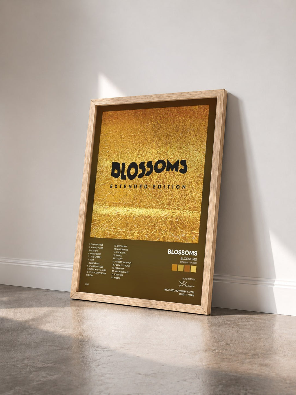 #bois Tableau de l'album Blossoms (Extended Edition) de Blossoms vu de trois quarts, cadre en bois brut