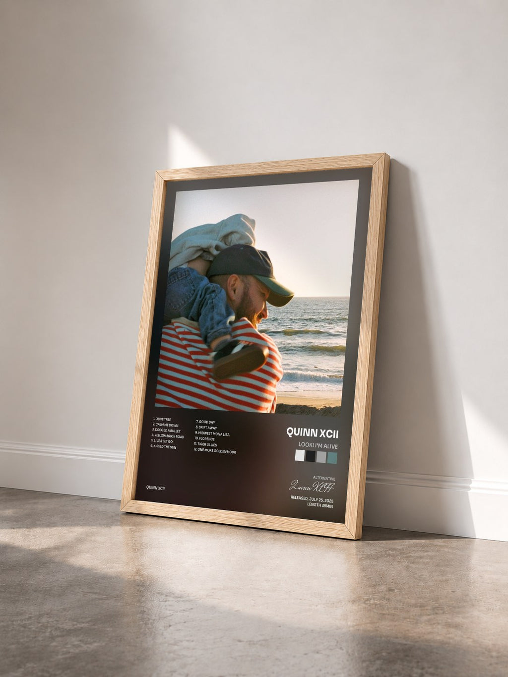 #bois Tableau de l'album LOOK! I'm Alive de Quinn XCII vu de trois quarts, cadre en bois brut