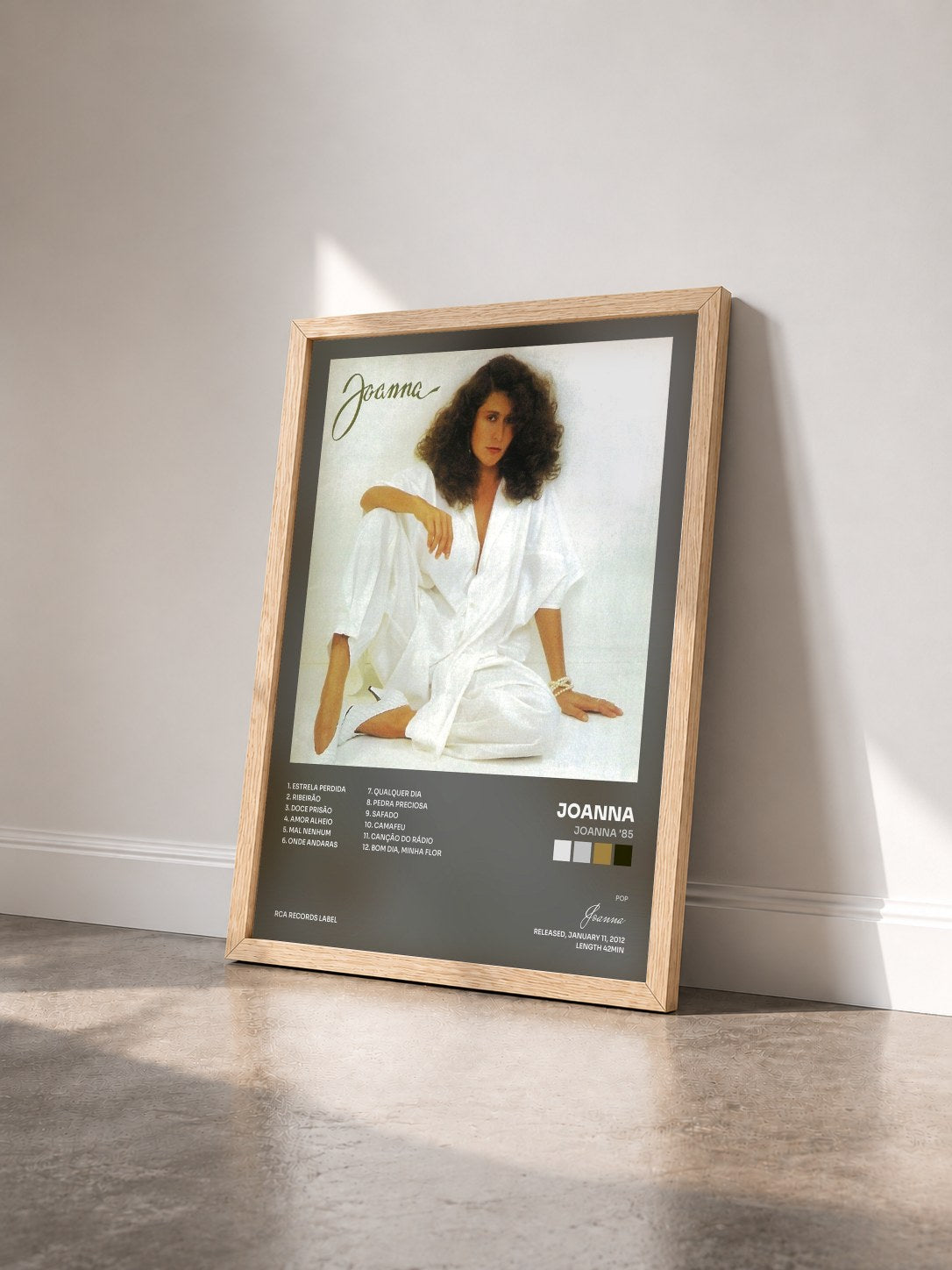 #bois Tableau de l'album Joanna '85 de Joanna vu de trois quarts, cadre en bois brut