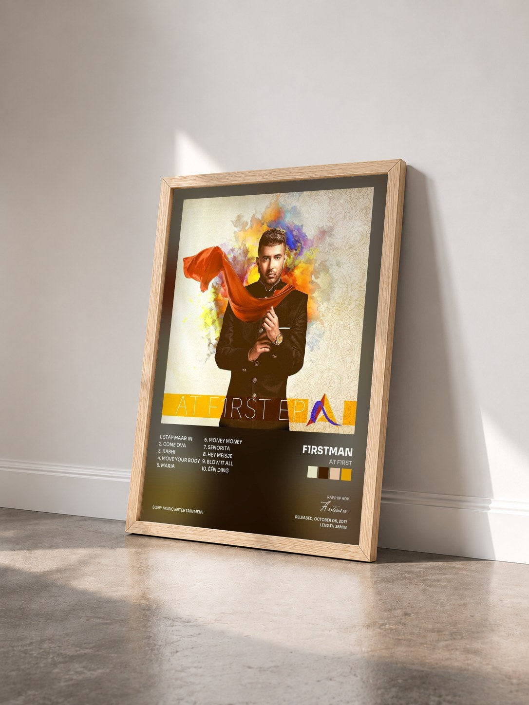 #bois Tableau de l'album At F1rst de F1rstman vu de trois quarts, cadre en bois brut
