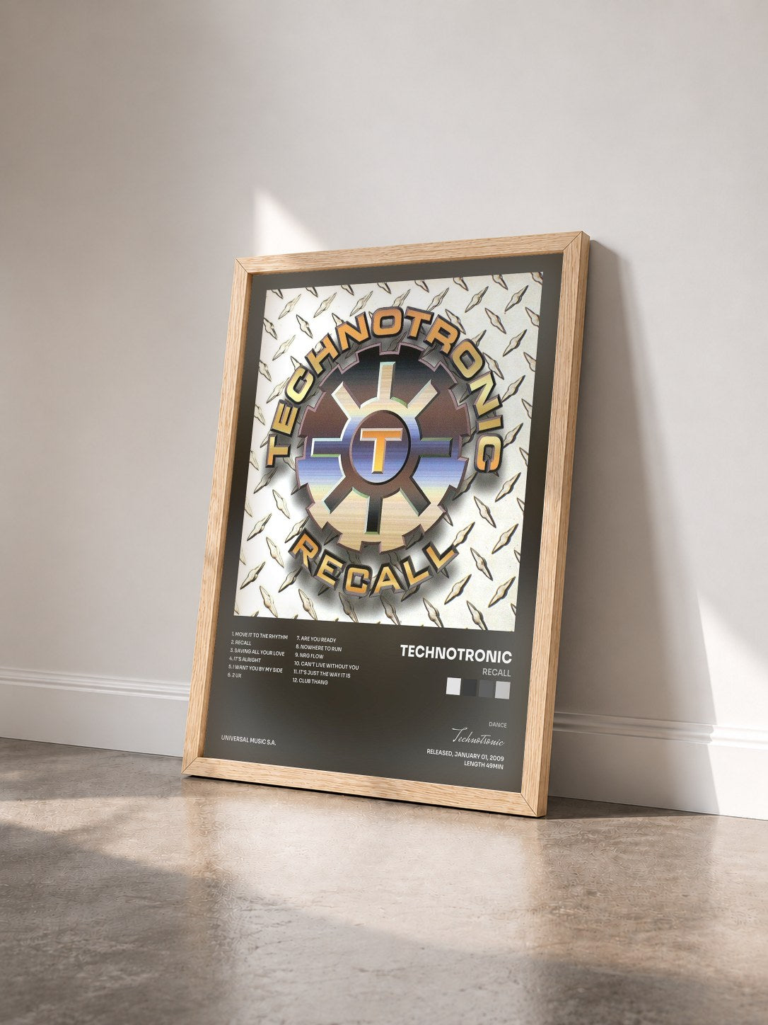 #bois Tableau de l'album Recall de Technotronic vu de trois quarts, cadre en bois brut