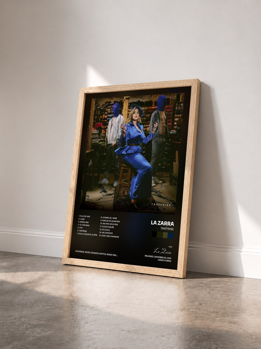 #bois Tableau de l'album Traîtrise de La Zarra vu de trois quarts, cadre en bois brut