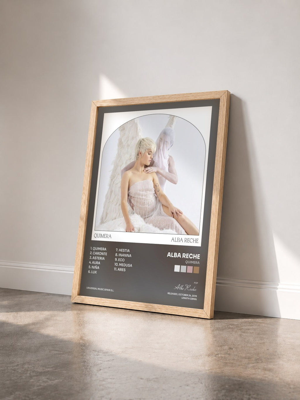 #bois Tableau de l'album quimera de Alba Reche vu de trois quarts, cadre en bois brut