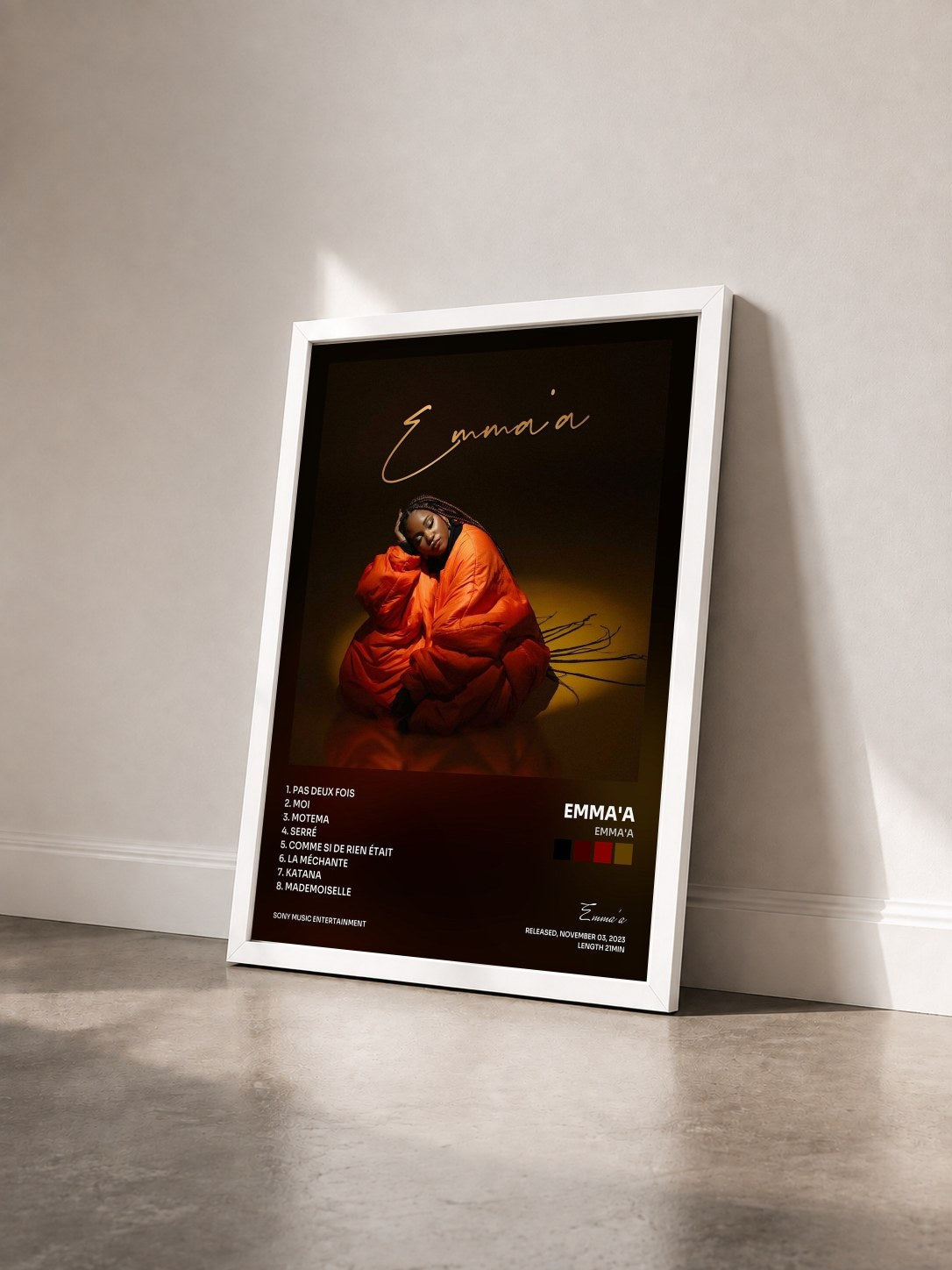 #blanc Tableau de l'album Emma'a de Emma'a vu de trois quarts, cadre blanc