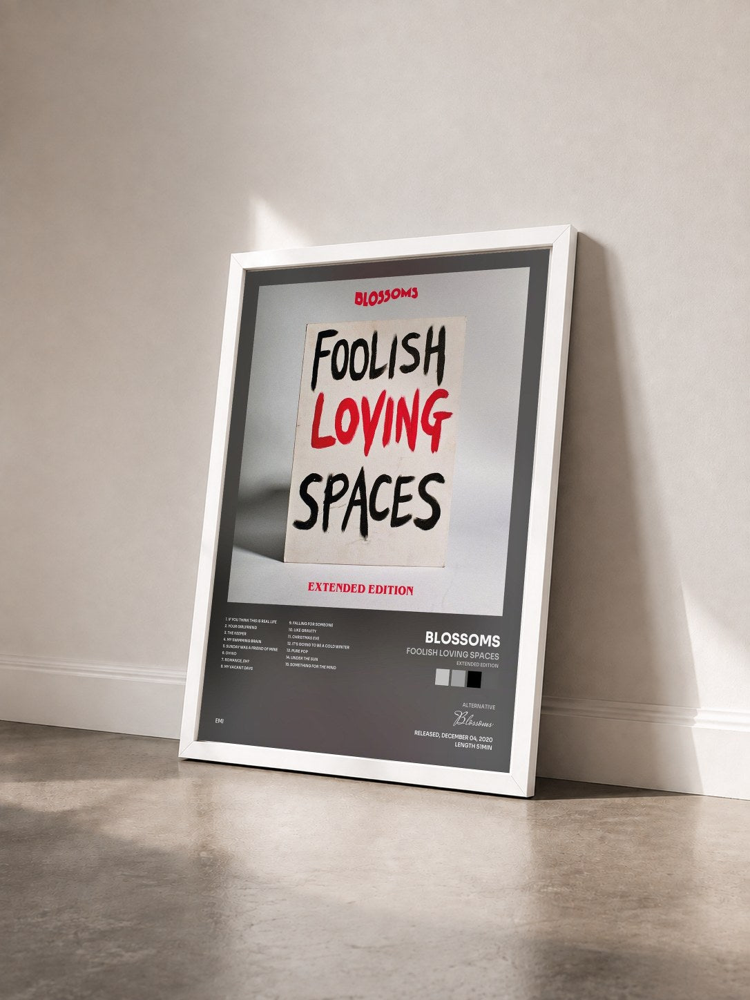#blanc Tableau de l'album Foolish Loving Spaces (Extended Edition) de Blossoms vu de trois quarts, cadre blanc