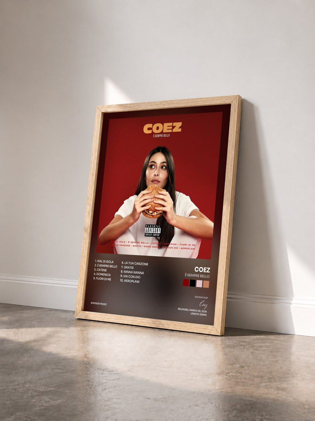 #bois Tableau de l'album È sempre bello de Coez vu de trois quarts, cadre en bois brut