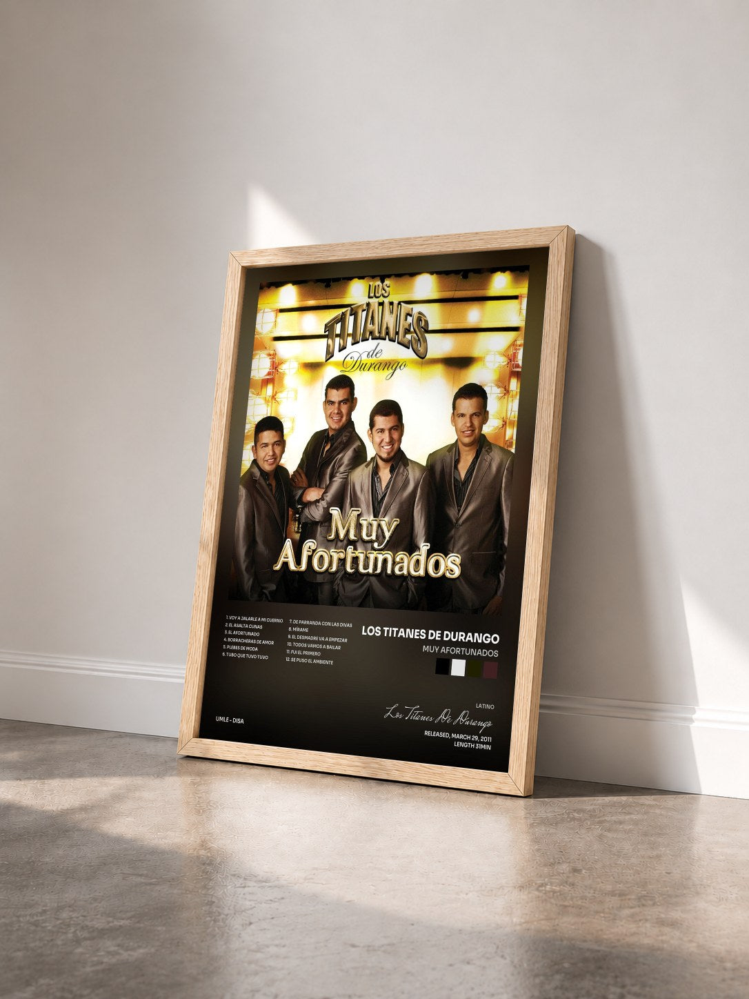 #bois Tableau de l'album Muy Afortunados de Los Titanes De Durango vu de trois quarts, cadre en bois brut
