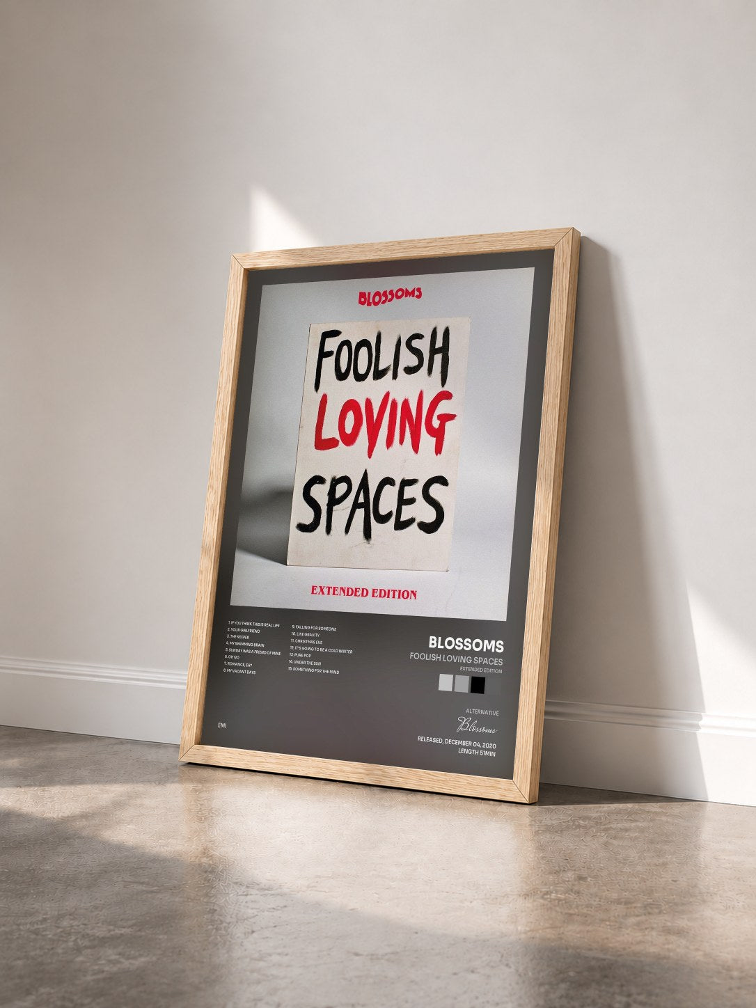 #bois Tableau de l'album Foolish Loving Spaces (Extended Edition) de Blossoms vu de trois quarts, cadre en bois brut