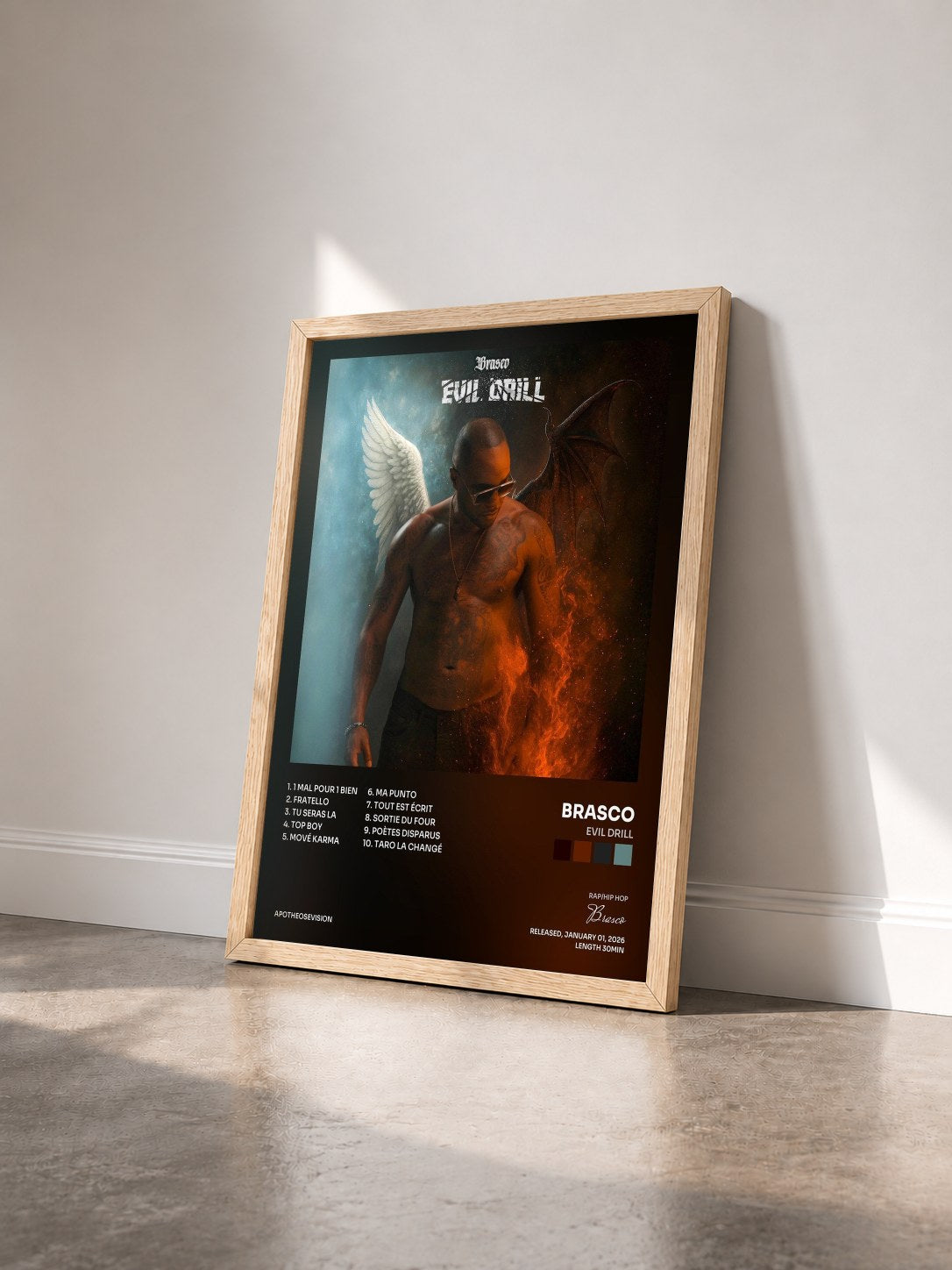 #bois Tableau de l'album Evil Drill de Brasco vu de trois quarts, cadre en bois brut