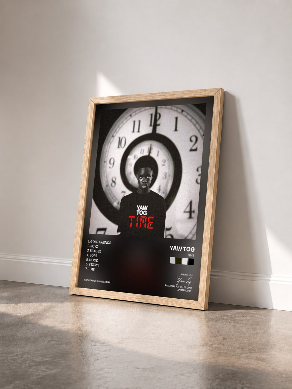 #bois Tableau de l'album TIME de Yaw Tog vu de trois quarts, cadre en bois brut
