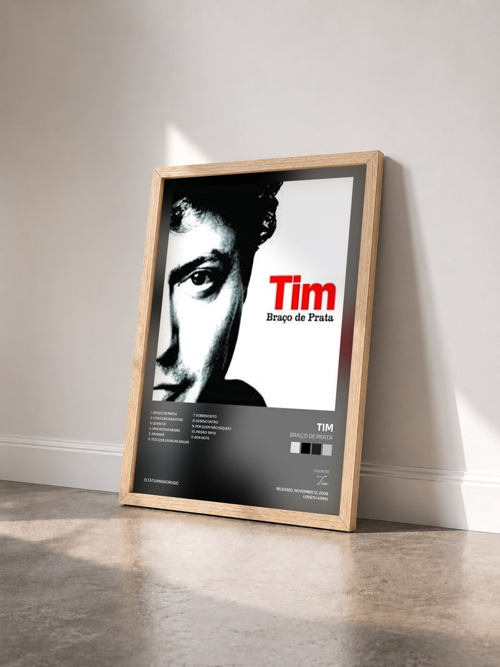 #bois Tableau de l'album Braço De Prata de Tim vu de trois quarts, cadre en bois brut