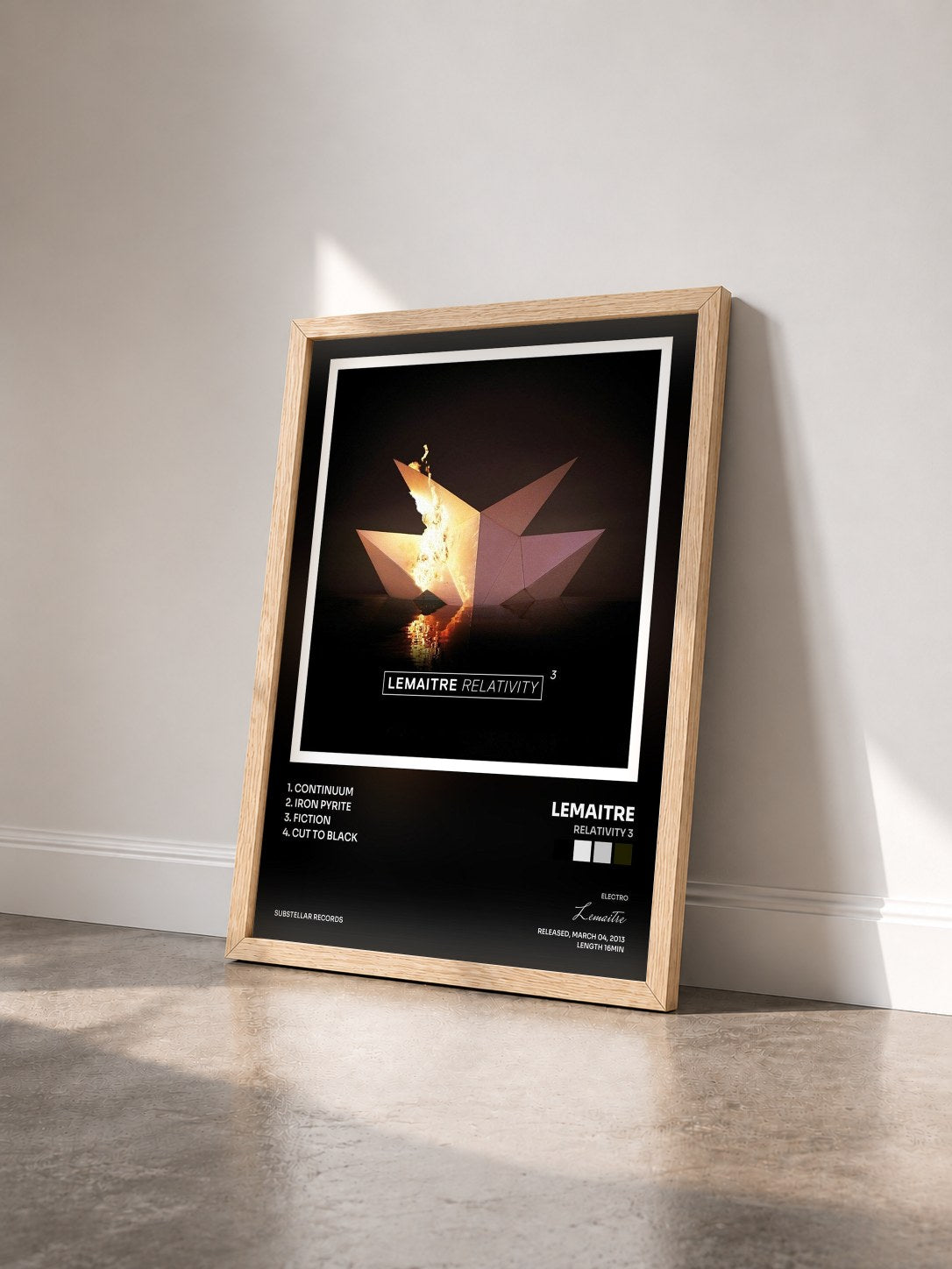 #bois Tableau de l'album Relativity 3 de Lemaitre vu de trois quarts, cadre en bois brut