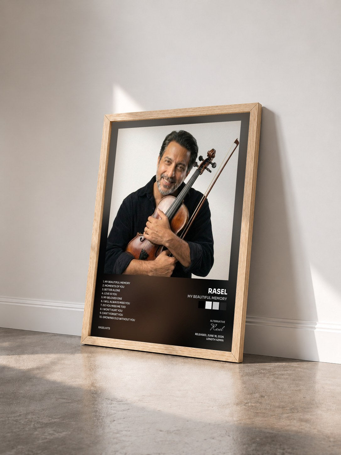 #bois Tableau de l'album My Beautiful Memory de Rasel vu de trois quarts, cadre en bois brut