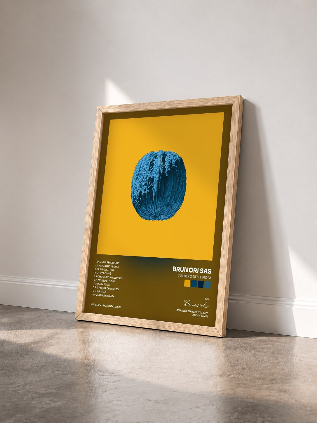 #bois Tableau de l'album L'Albero Delle Noci de Brunori Sas vu de trois quarts, cadre en bois brut