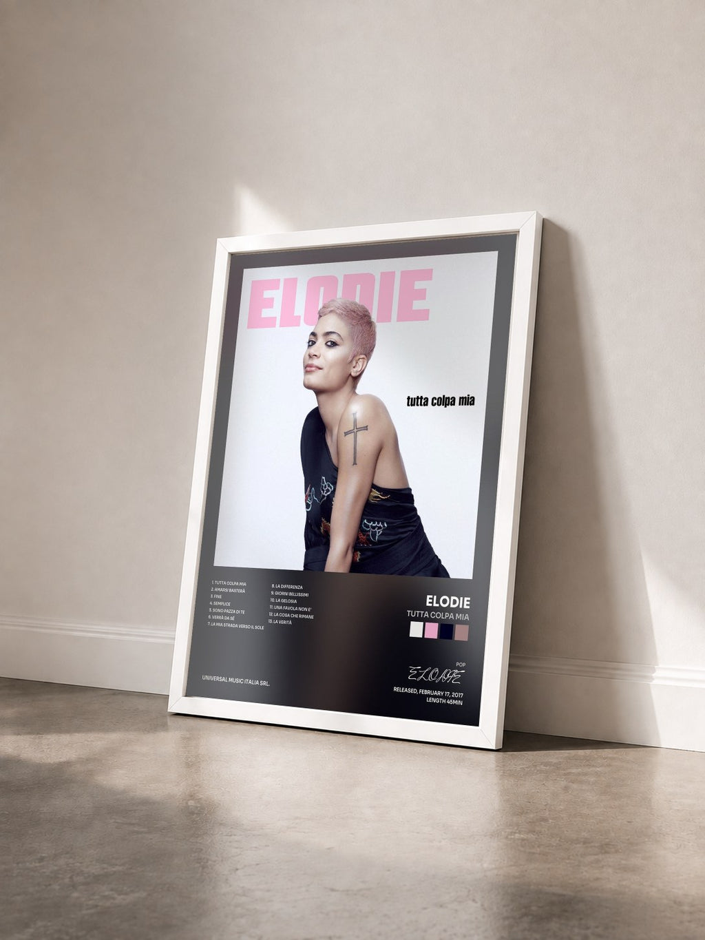 #blanc Tableau de l'album Tutta Colpa Mia de ELODIE vu de trois quarts, cadre blanc