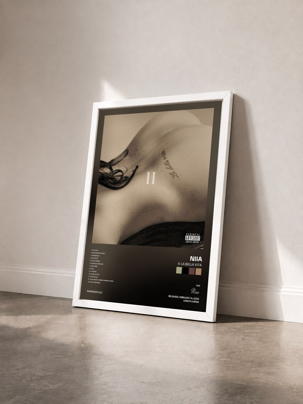 #blanc Tableau de l'album II: La Bella Vita de Niia vu de trois quarts, cadre blanc