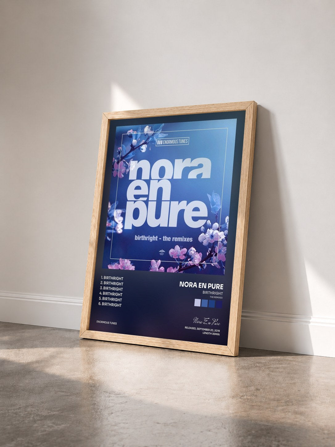 #bois Tableau de l'album Birthright (The Remixes) de Nora En Pure vu de trois quarts, cadre en bois brut